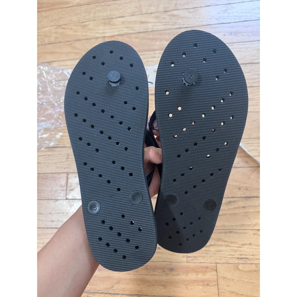 Room Essentials Black Shower Shoes Water Draining Flip Flops Mens 7-8 Womens 8-9